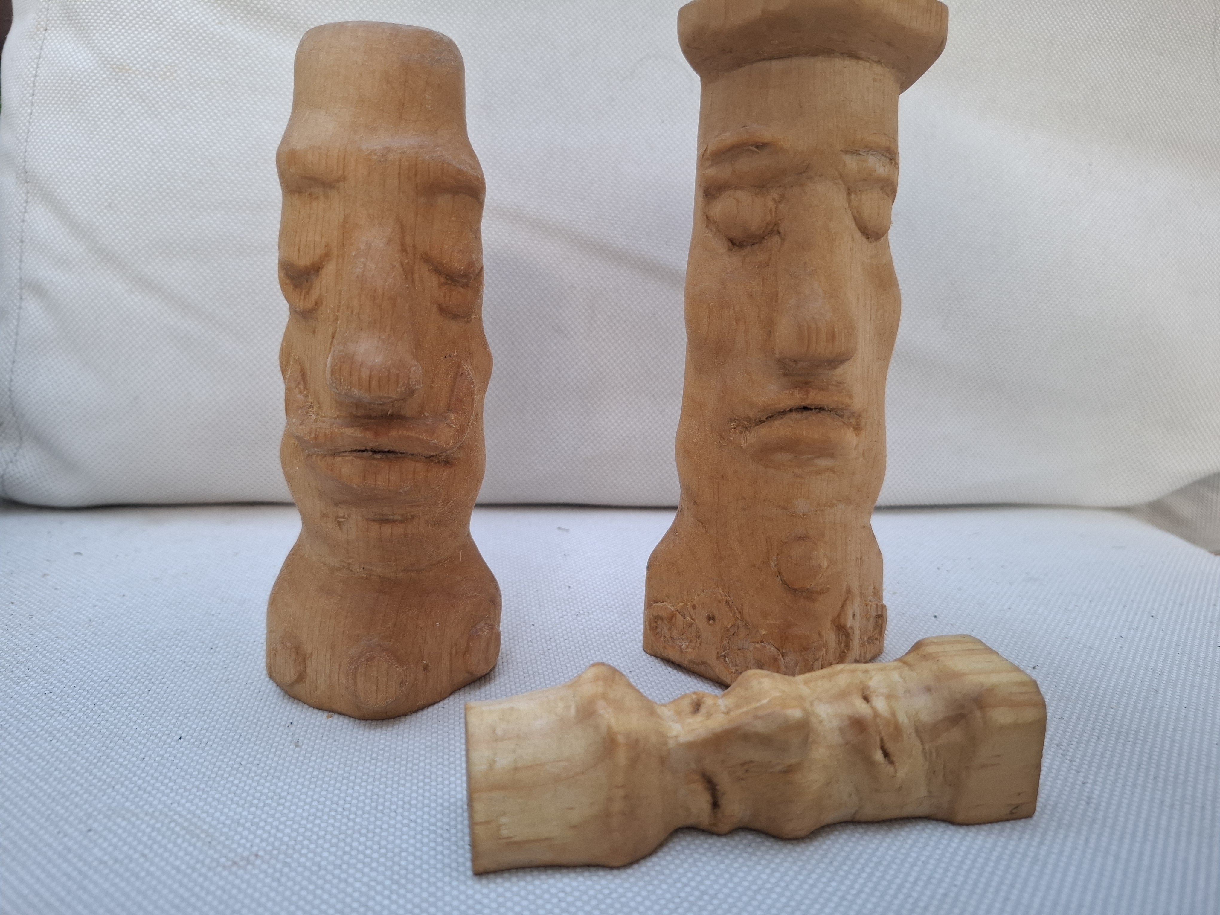 3 sleeping heads